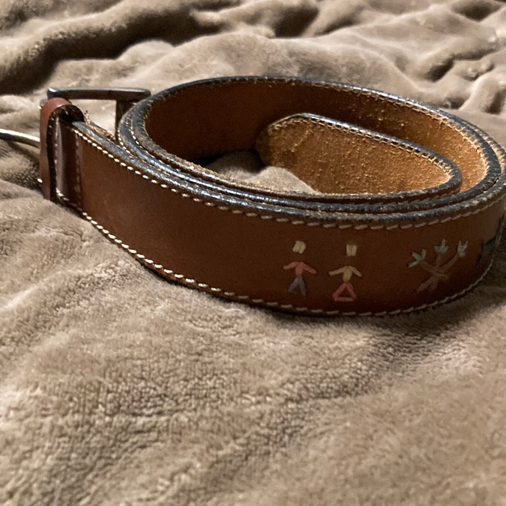 Medium brown Leather Gap belt with stitched designs size 35 men’s/women’s medium